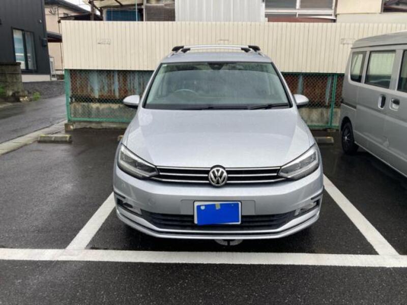 VOLKSWAGEN GOLF TOURAN
