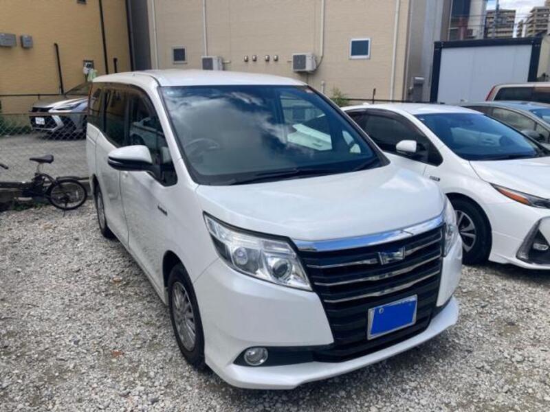TOYOTA NOAH