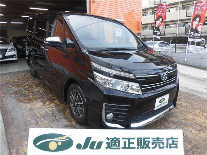 TOYOTA VOXY