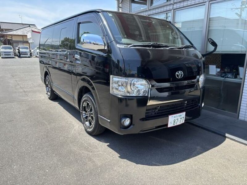 TOYOTA HIACE VAN