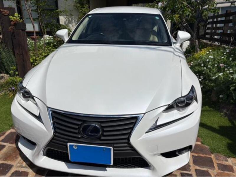 LEXUS IS