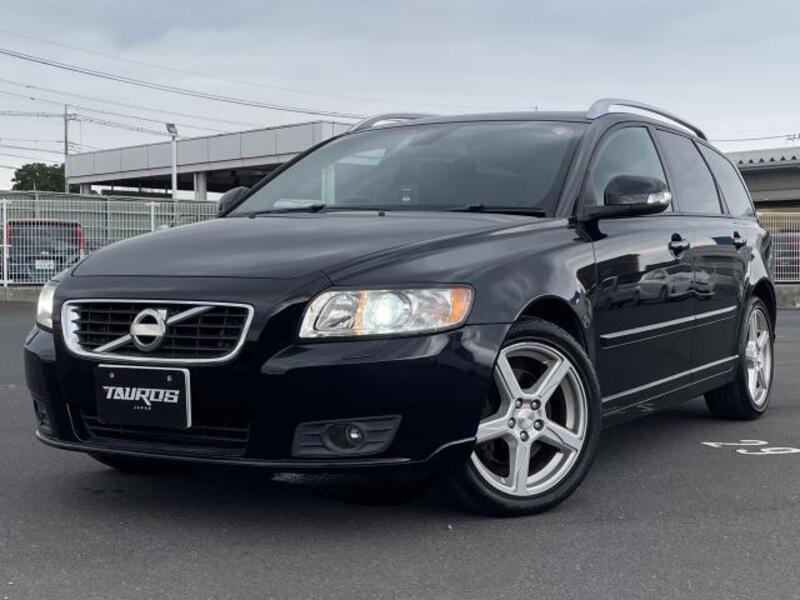 VOLVO V50