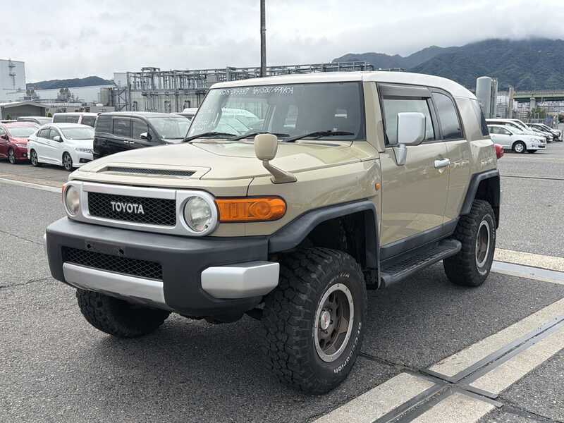 TOYOTA FJ CRUISER