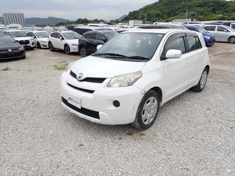 TOYOTA IST