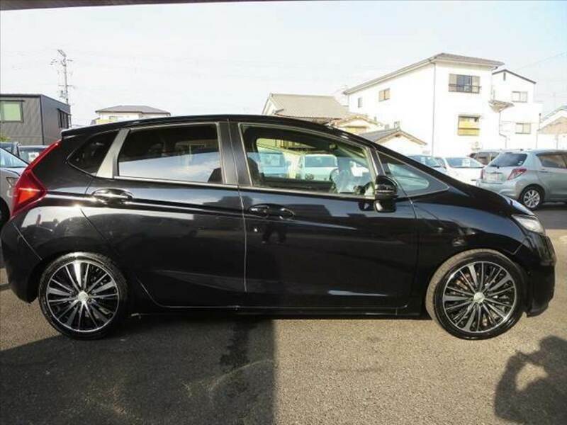 Used 17 Honda Fit Dba Gk3 Sbi Motor Japan