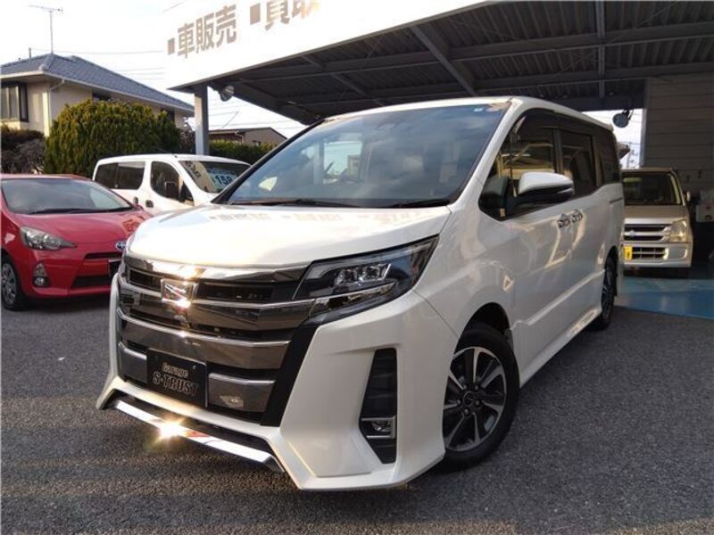 TOYOTA NOAH