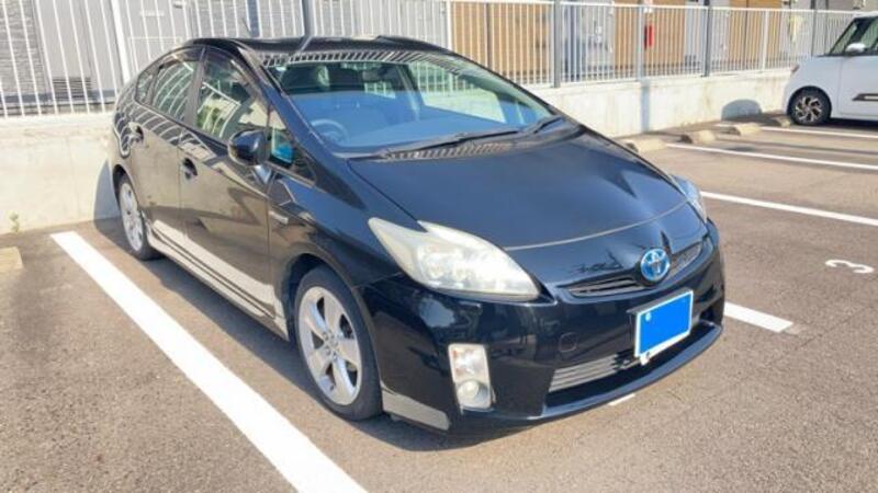 TOYOTA PRIUS