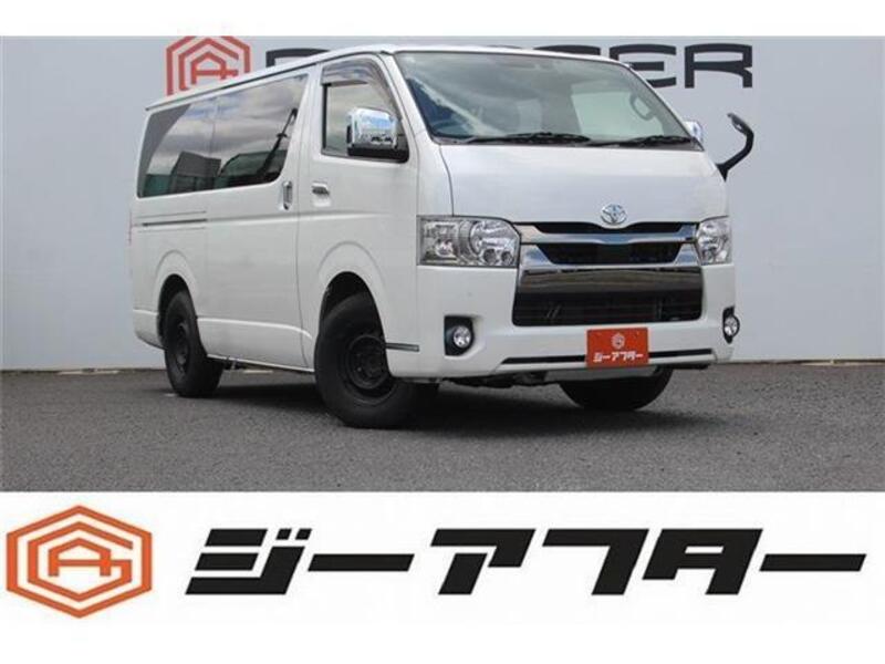 TOYOTA HIACE