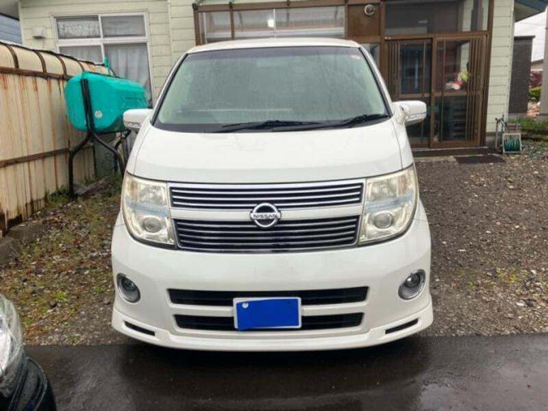 NISSAN ELGRAND