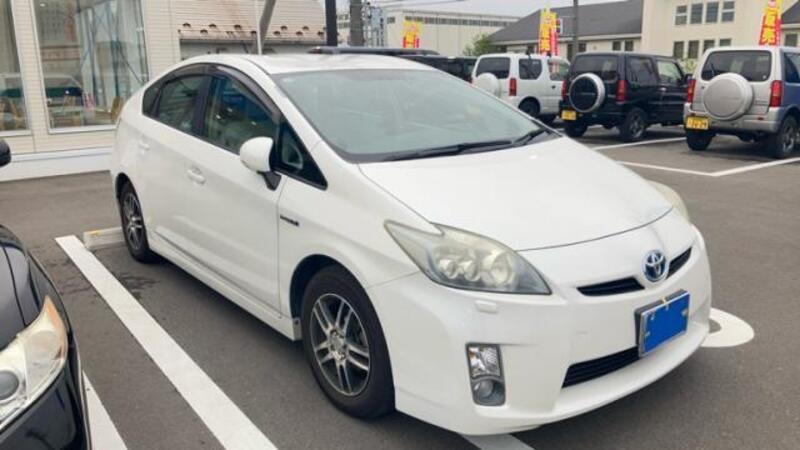 TOYOTA PRIUS
