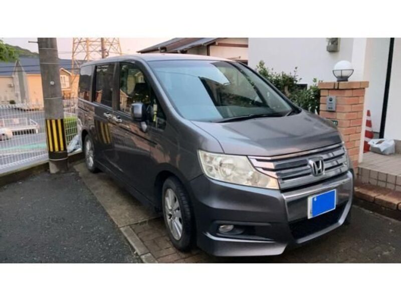 HONDA STEPWAGON SPADA