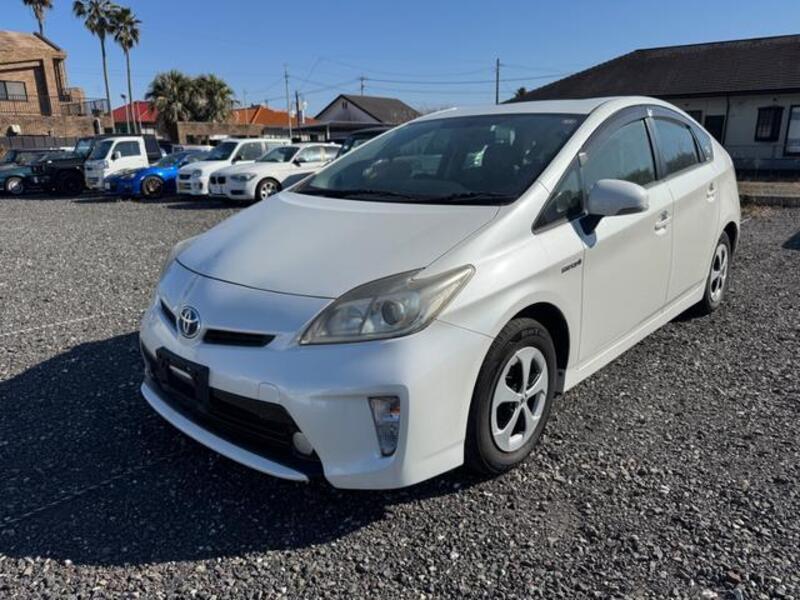 TOYOTA PRIUS