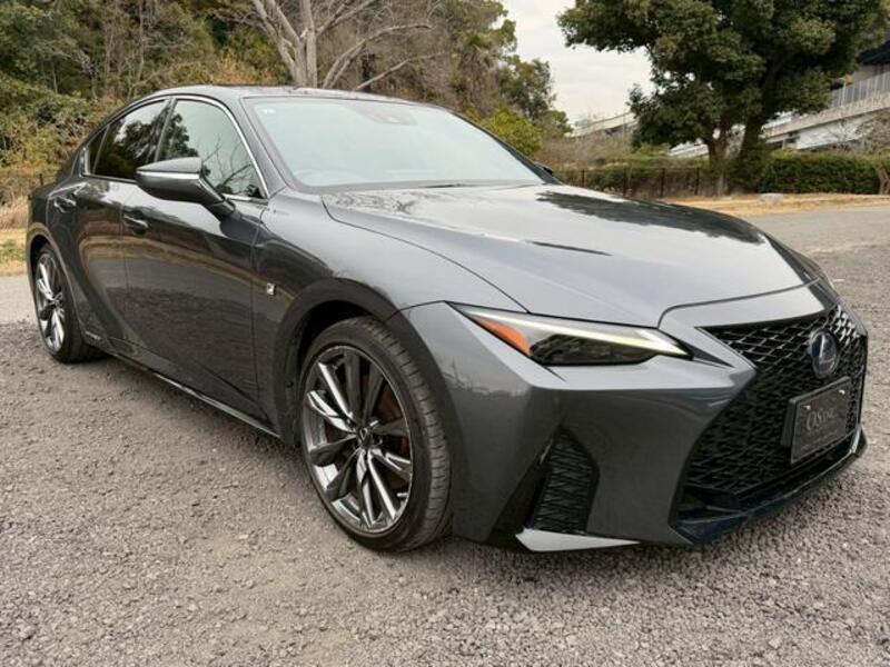 LEXUS IS