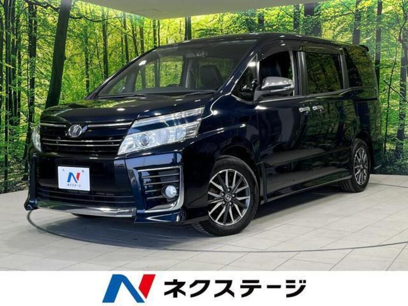 TOYOTA VOXY