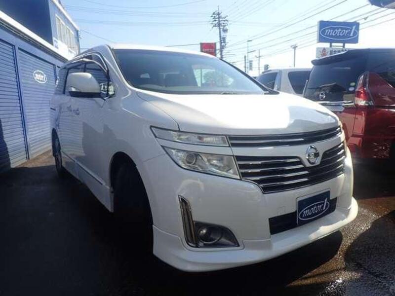 NISSAN ELGRAND