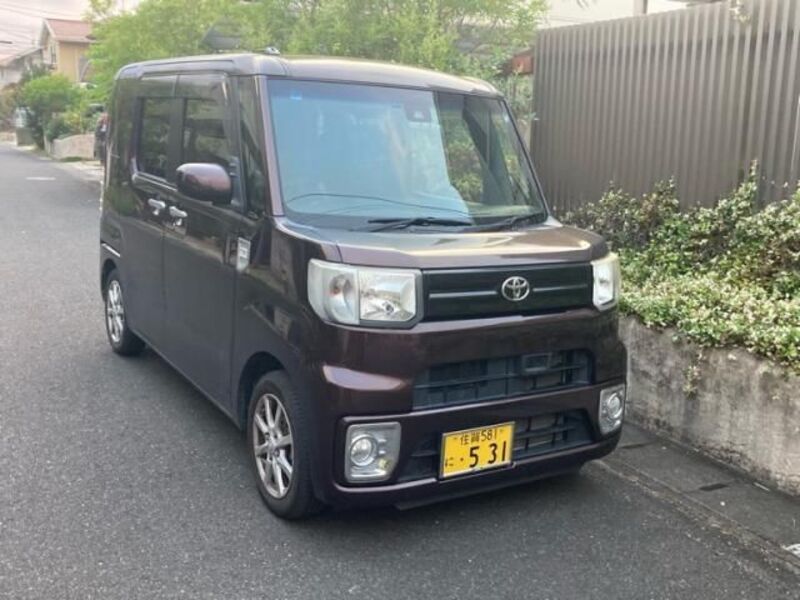 TOYOTA PIXIS MEGA
