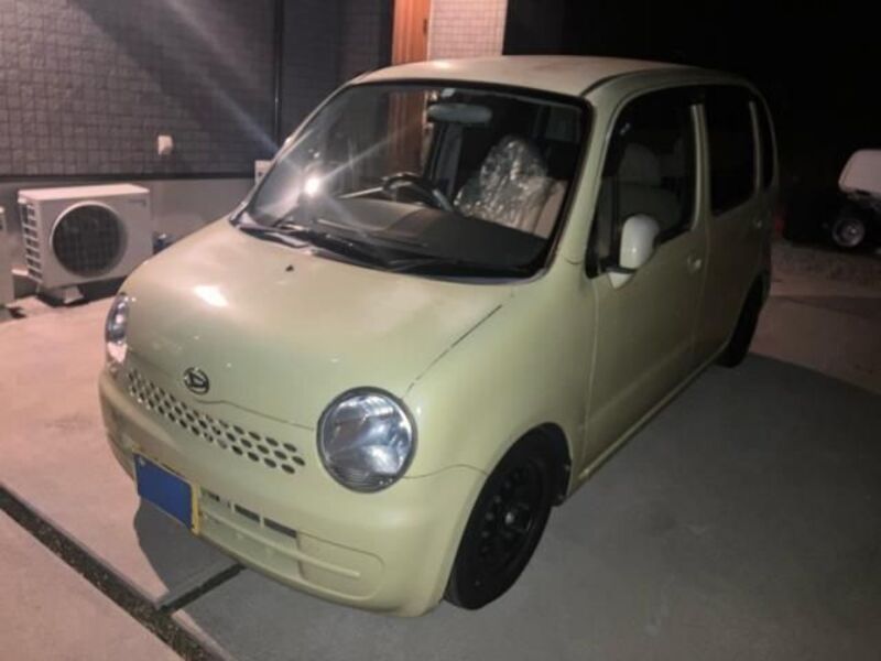 DAIHATSU MOVE LATTE