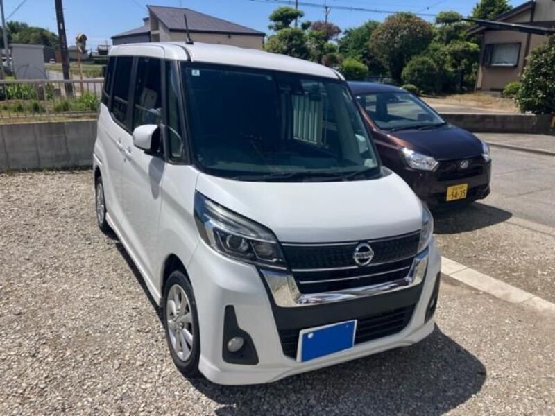 NISSAN DAYZ ROOX