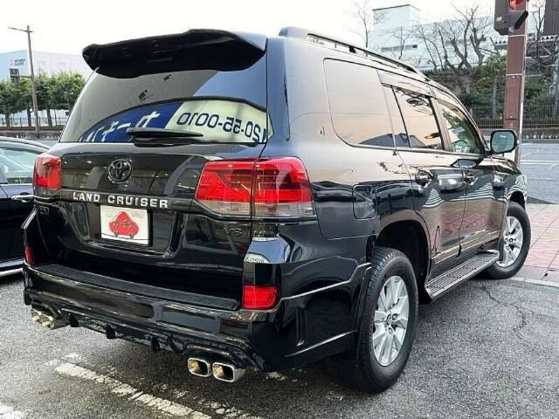 LAND CRUISER