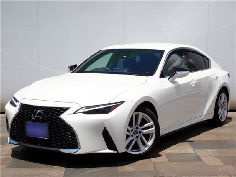 LEXUS IS