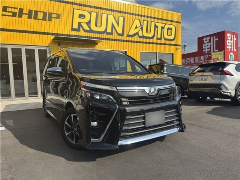 TOYOTA VOXY