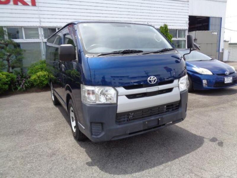 TOYOTA HIACE VAN