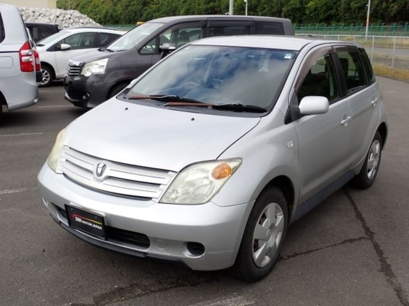 TOYOTA IST