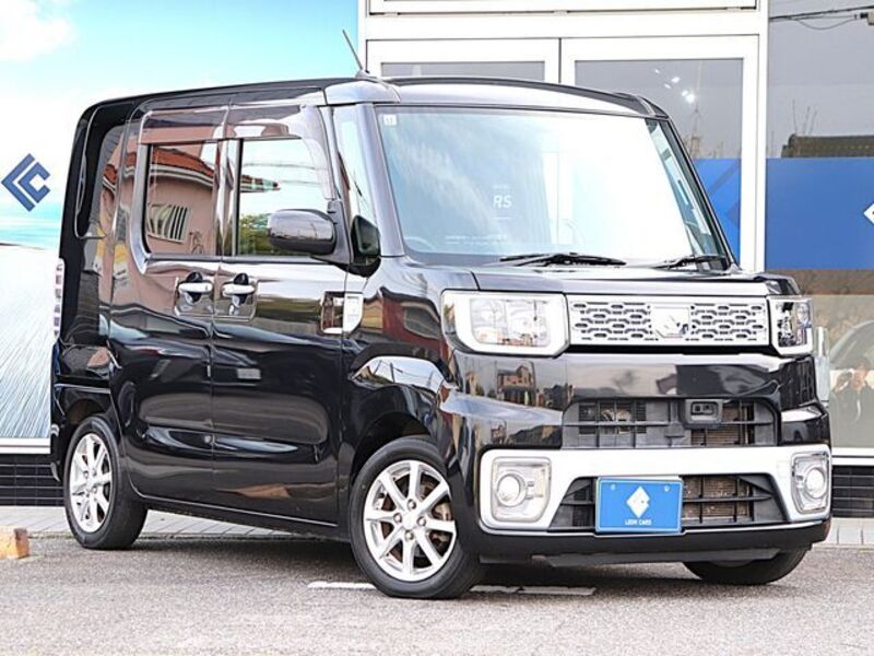 DAIHATSU WAKE
