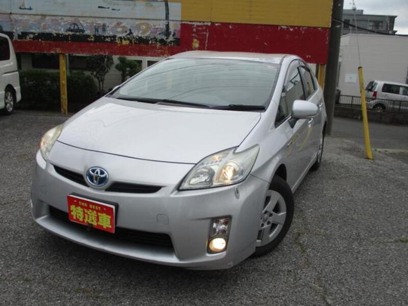 TOYOTA PRIUS