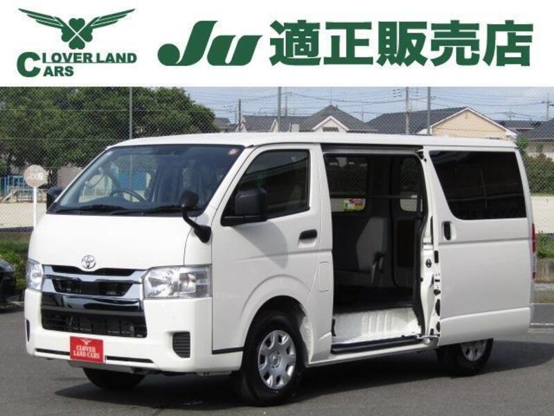 TOYOTA HIACE VAN