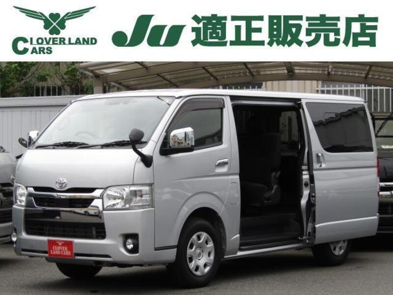 TOYOTA HIACE VAN