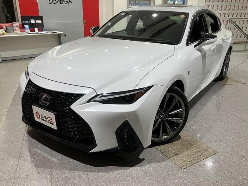 LEXUS IS