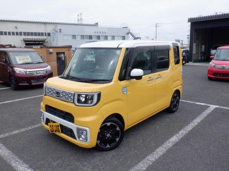 DAIHATSU WAKE