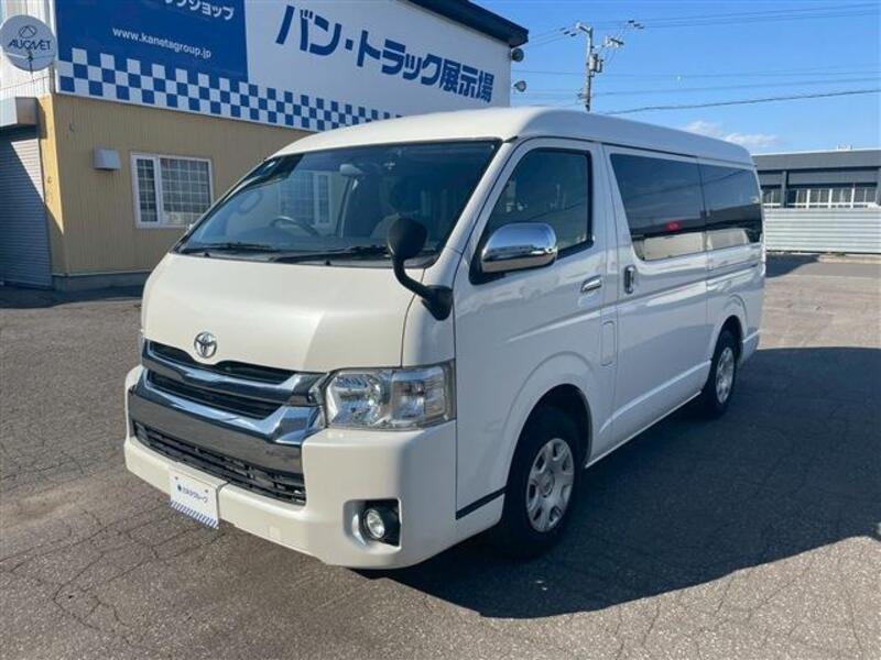 TOYOTA HIACE
