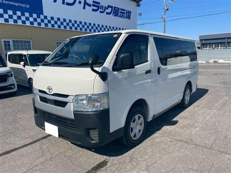TOYOTA HIACE