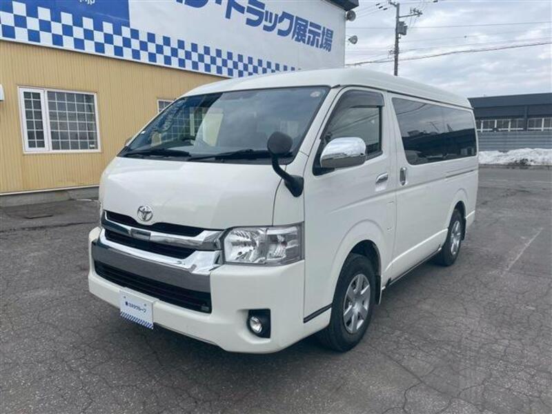 TOYOTA HIACE