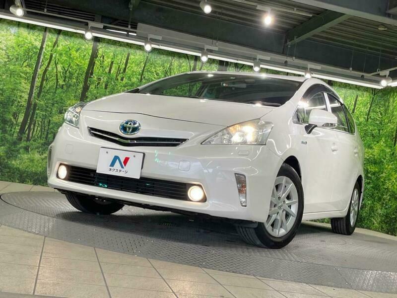 PRIUS ALPHA-36