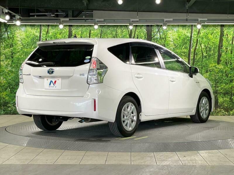 PRIUS ALPHA-25