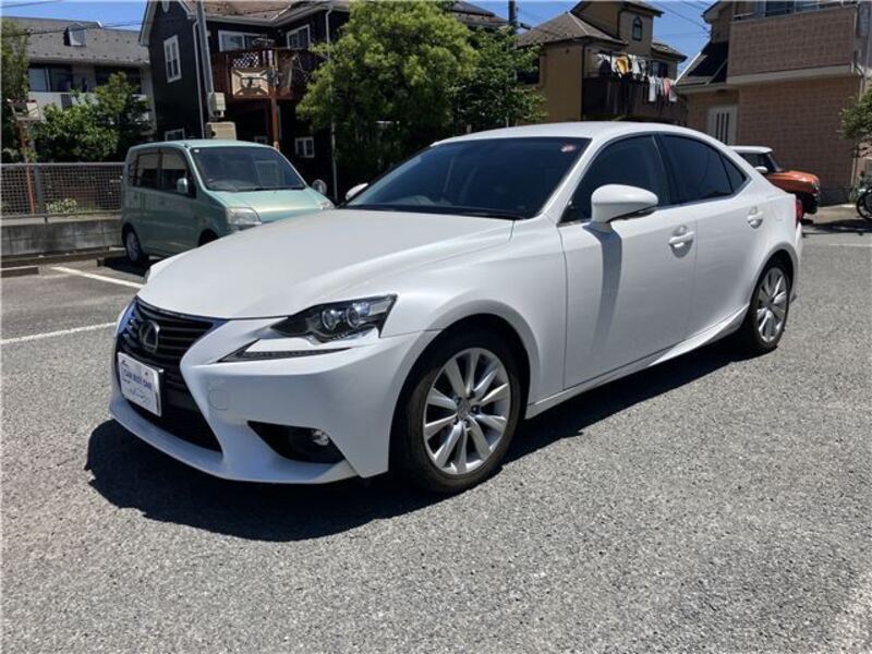 LEXUS IS