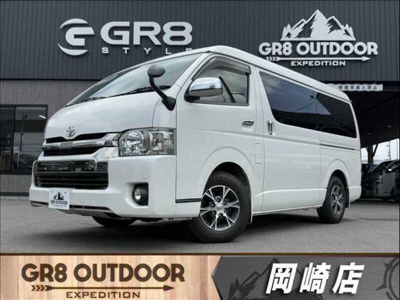 TOYOTA HIACE VAN
