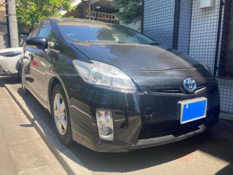 TOYOTA PRIUS