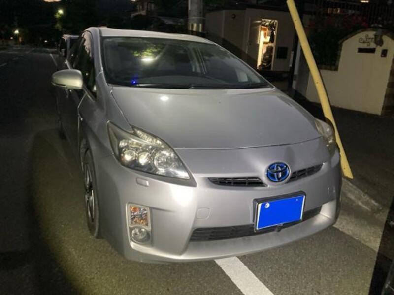 TOYOTA PRIUS