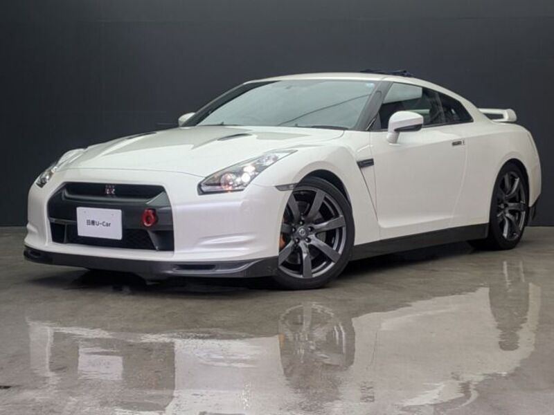 NISSAN GT-R