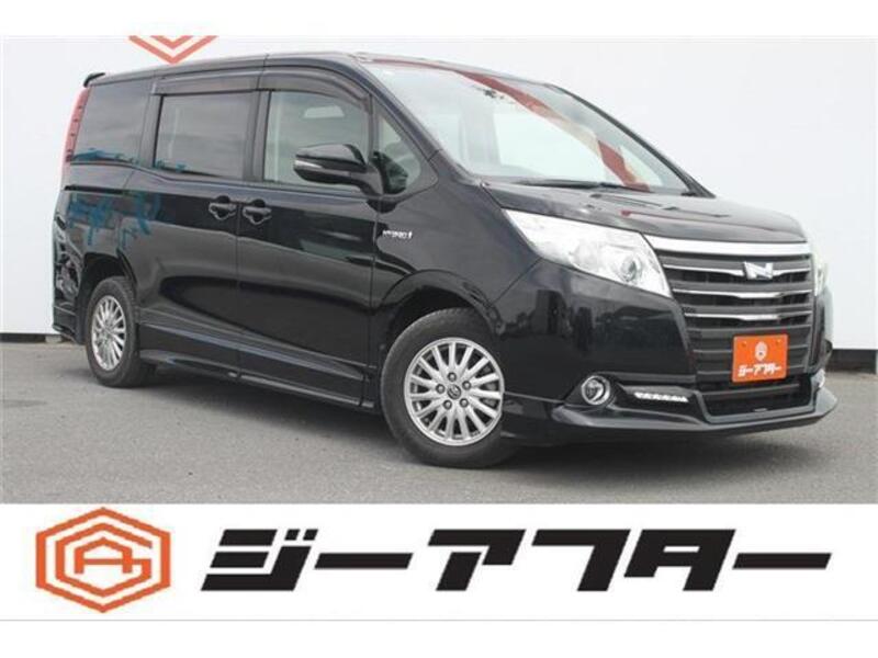 TOYOTA NOAH