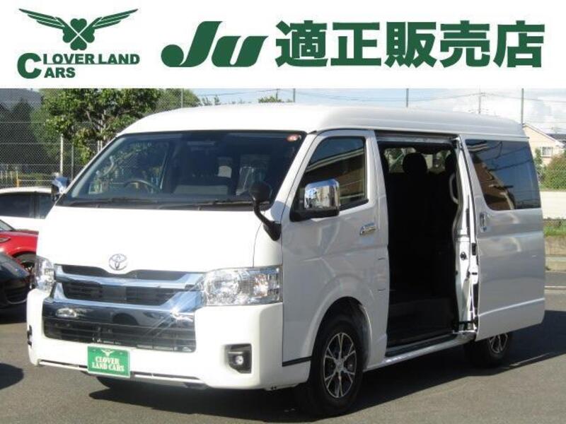 TOYOTA HIACE