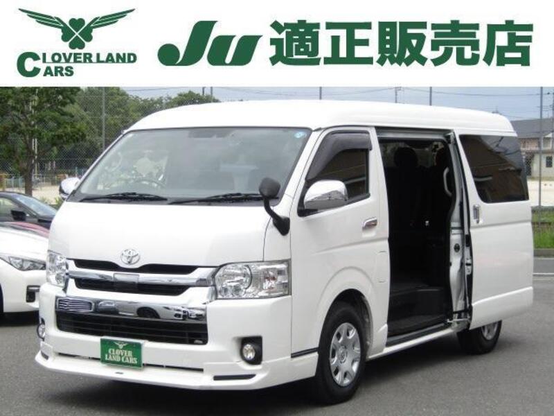 TOYOTA HIACE