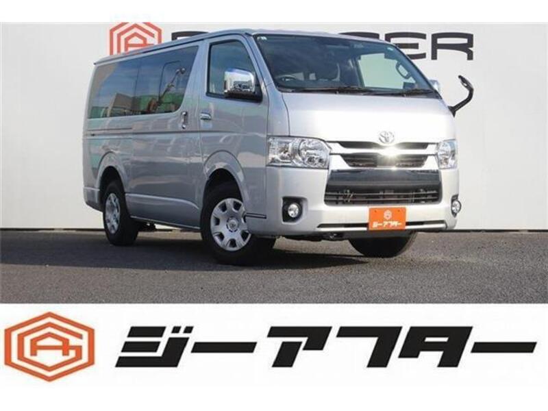 TOYOTA HIACE