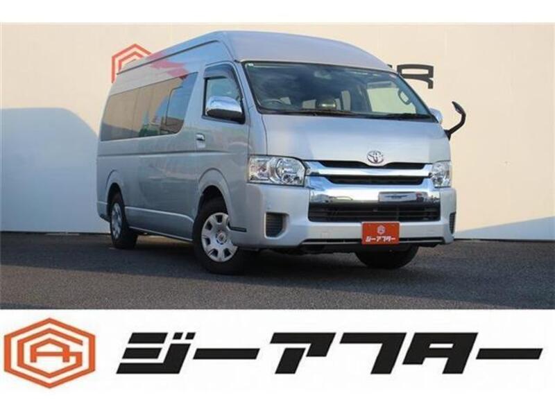 TOYOTA HIACE