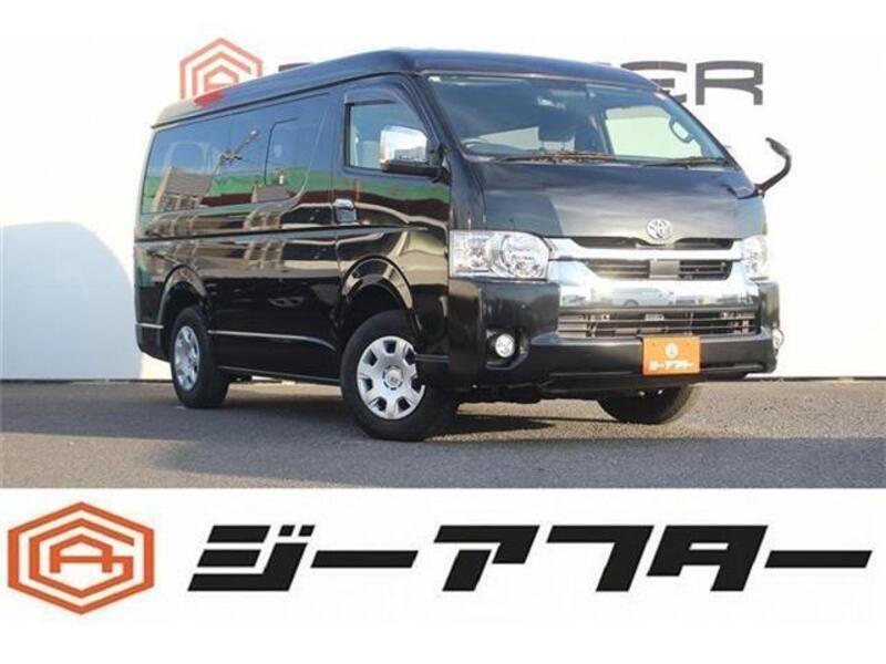 TOYOTA HIACE