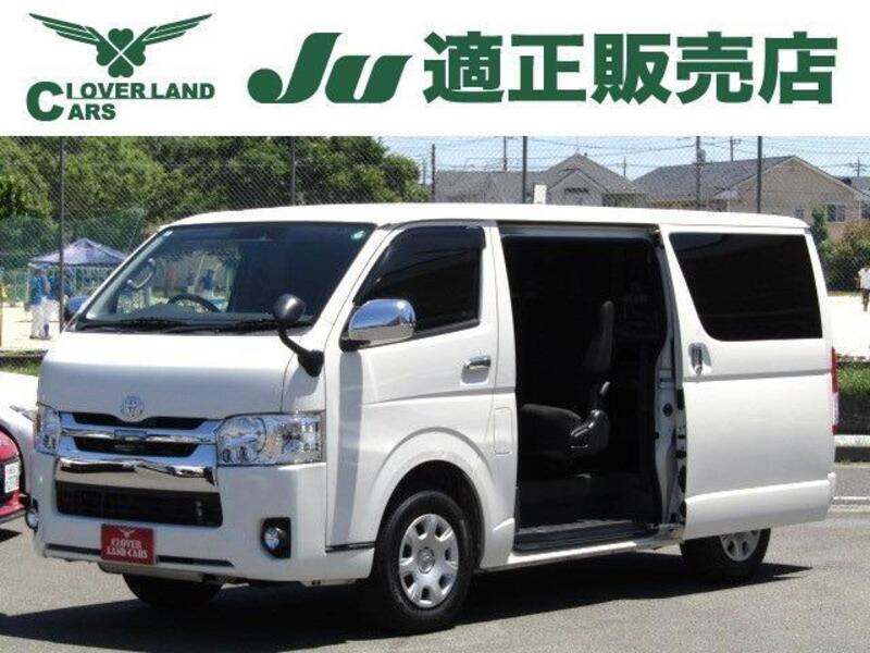 TOYOTA HIACE VAN